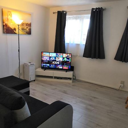 Delight Apartment, Close To Excel, London City Airport & O2! Exterior photo